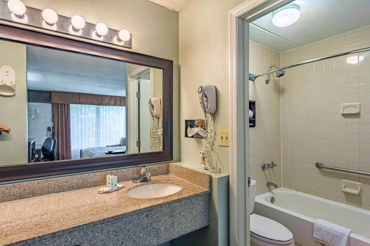 Quality Inn Columbus Near Fort Benning Экстерьер фото